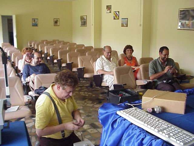 Vrios participantes esperando o incio