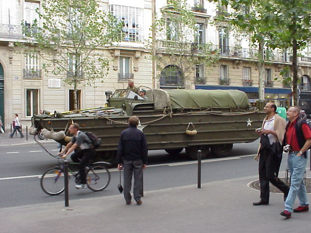Desfile Comemorativo da Libertao de Paris - Final da 2 Guerra Mundial